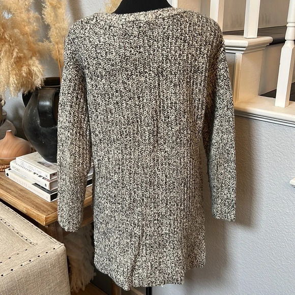 BCBGeneration Crewneck Long Sleeve Sweater Size Small - Picture 5 of 8